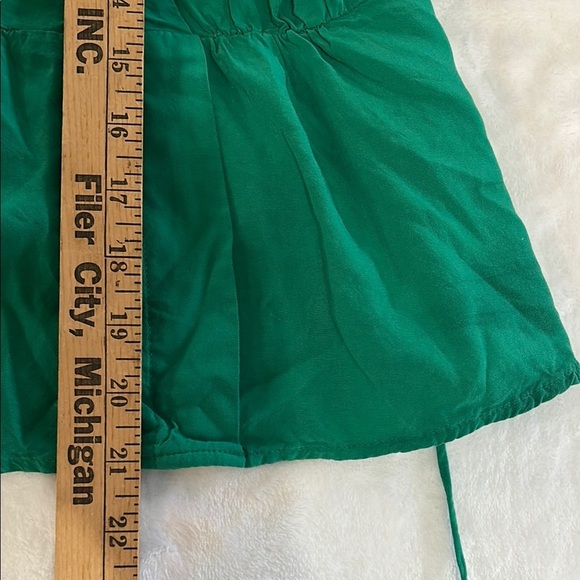 J. Crew Emerald Green Faux Wrap Peplum Blouse Size 10 Flutter Sleeve V-Neck - Picture 13 of 15